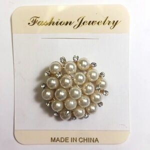 Round Pearl Cluster Brooch
